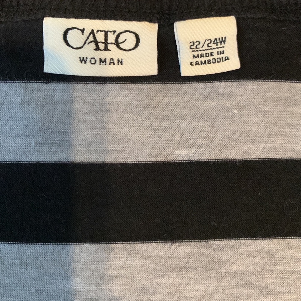 Cato woman Black and gray stripe shirt size 22/24W - Picture 3 of 4